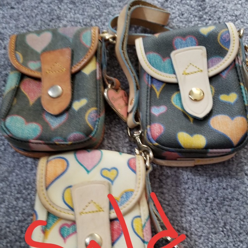 Dooney & Bourke tech wallet
